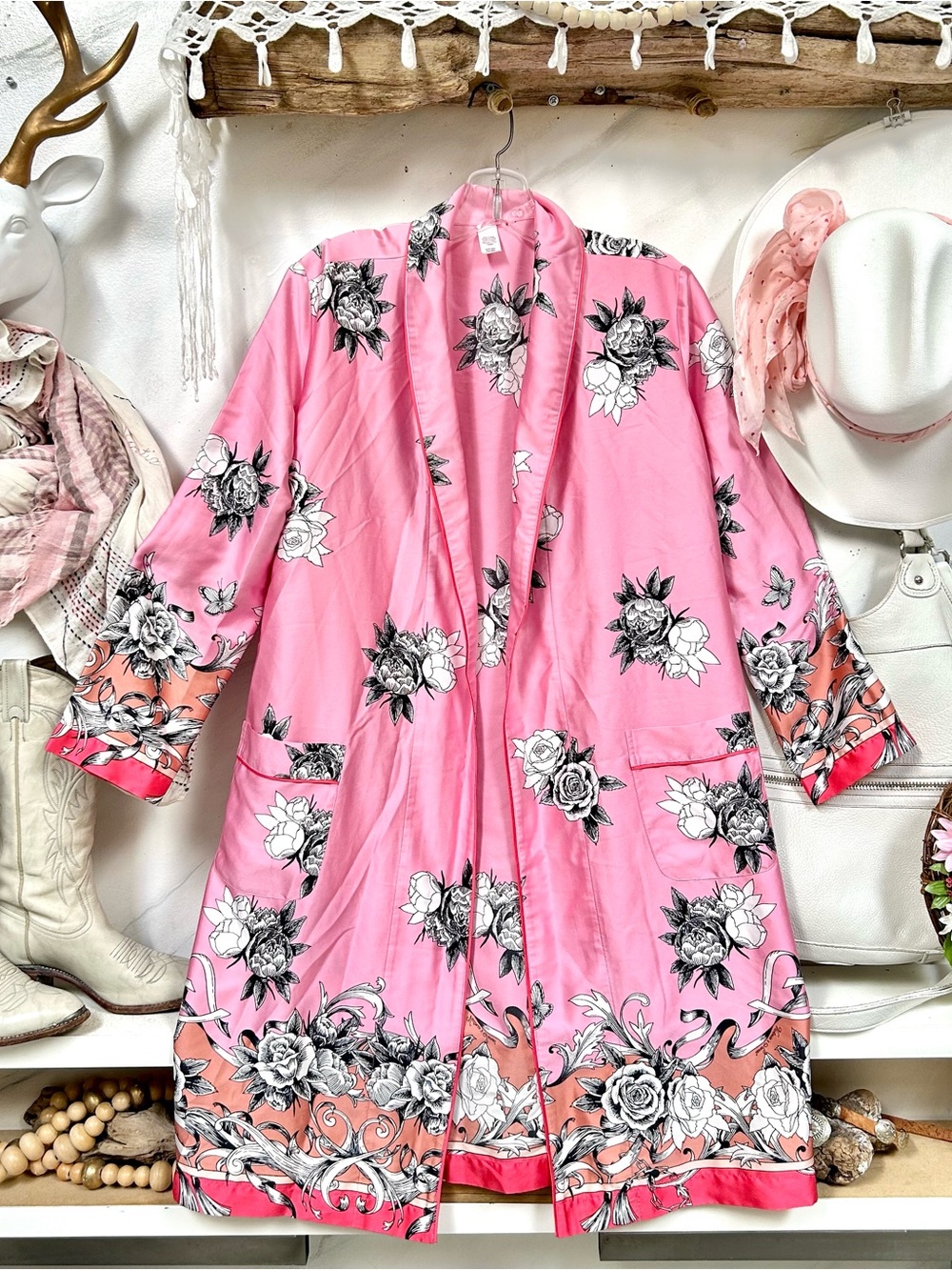 Barbie PINK boho robe duster w enchanting floral resort vacay beach Gypsy vibe